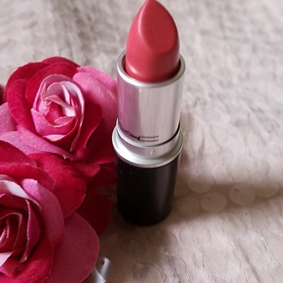 💋MAC Cremesheen Lipstick💋 - Picture 5 of 6